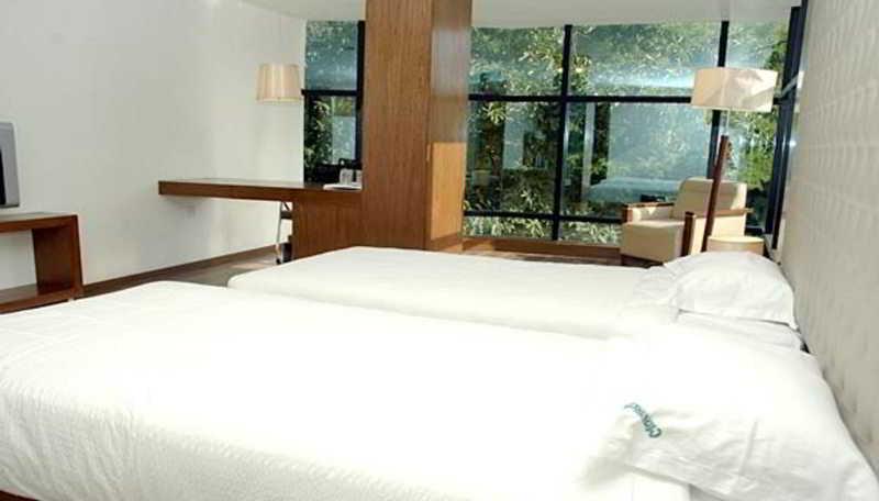 Monarch Luxur - Infantry Road Hotel Bangalore Exterior photo